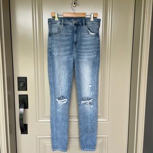 American Eagle High Rise Jeans